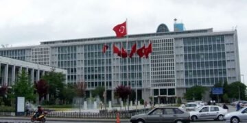 تورکیه‌ده استانبول بلدیه‌سیده ینه اۉنلرچه کیشی فسادگه عیب‌لنیب حبسگه آلیندی