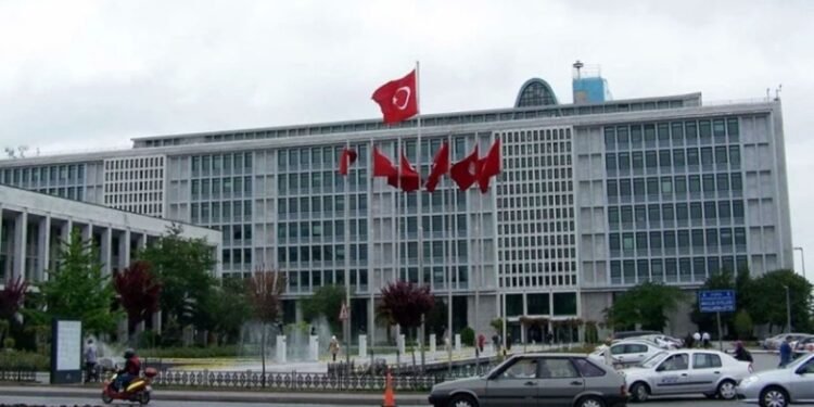 تورکیه‌ده استانبول بلدیه‌سیده ینه اۉنلرچه کیشی فسادگه عیب‌لنیب حبسگه آلیندی