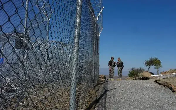 پاکستان کوچلری افغانستان چیگرهسیده اۉنلرچه ترورچینی اۉلدیردی