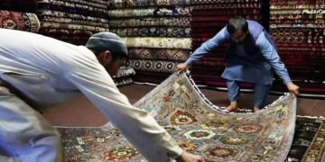 افغانستان‎‌ده اۉتگن ییلی ۱۵ میلیون دالردن کۉپراق قیمت‌گه قالین صادر قیلگن