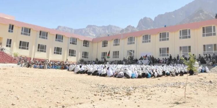 دایکندی قیز مکتب‌لریدن بیری نینگ اۉقووچیلری زهرلندی