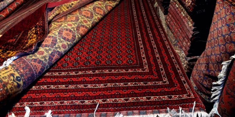 تورکیه افغانستان قالین‎‌لری اروپاگه صادر اېتیلیشی خصوصیده همکارلیک قیله‌دی