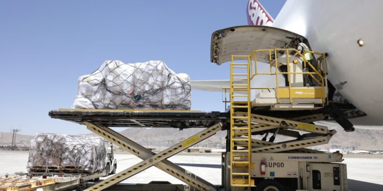 ساغلیقنی سقلش تشکیلاتی ۱۵۴ تُن دارو و طبی جهازلر افغانستان‌گه یاردم بېردی