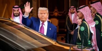 ترامپ ینه بیربار امریکا حربی‌لری افغانستان‌نی ترک اېتیشیدن تنقید قیلدی