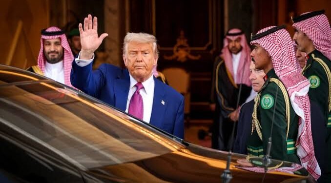 ترامپ ینه بیربار امریکا حربی‌لری افغانستان‌نی ترک اېتیشیدن تنقید قیلدی