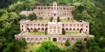 پری محل؛ عجایب و سِرلی مکان‌لردن بیری