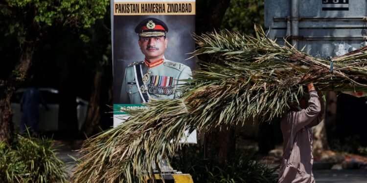 پاکستان حکومتی جنرال عاصم منیرگه مارشاللیک عنواننی بېردی