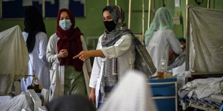 افغانستان‌ده ۶.۳ میلیون انسان ساغلیق خذمت‌لریدن محروم اېتیلیشی آگاه‌لنتیریلدی