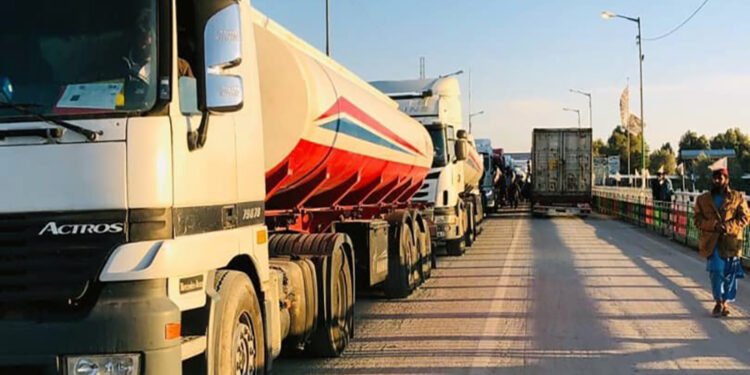 طالبان اۉتگن آی ۱۰۴ ته صفتسیز تیل تانکری قیتریلگنیدن خبر بېردی