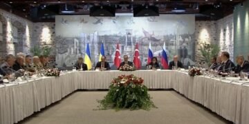 بوگون اوکراین و روسیه وکیللری استانبول‌ده مذاکره اۉتکزه‌دی