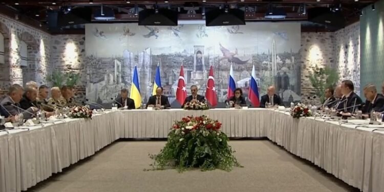 بوگون اوکراین و روسیه وکیللری استانبولده مذاکره اۉتکزهدی