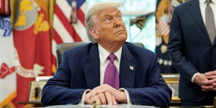 ترامپ یقین‌ شرق‌ده اوروش یوز بېریشی‌ ممکن‌لیگیدن آگاه‌لنتیردی