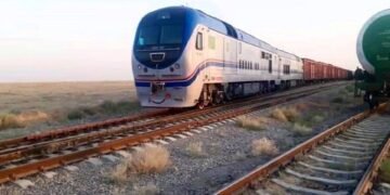 طالبان: اۉتگن آی‌ده ۳۰۰ مینگ متریک تُن آرتیق سوداگرلیک توارلر تیمیر یۉل آرقه‌لی انتقال بېریلگن