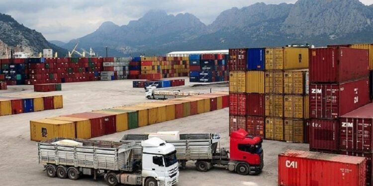 طالبان: اۉتگن ثور آیی دوامیده افغانستان صادرات رقمی ۱۷ میلیون دالر کۉپهیگن