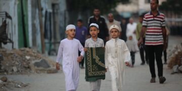 غزه‌ده قربان هییت بیره‌می نمازی اۉقیلدی