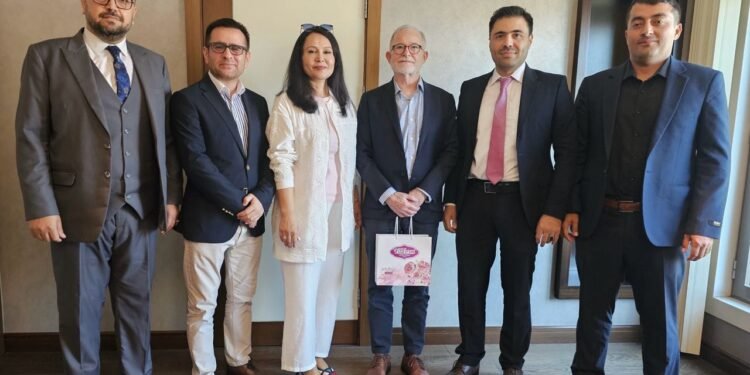 تورکیهده «لاجورد یۉلی تدقیقات مرکزی رهبرلیک اعضاسی» ریچارد بنت بیلن اوچرهشدی