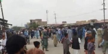 دولت‌آبادده ناراضلیکلر دوامی؛ بیر نیچه اۉزبېک طالب ایش‌دن بوشه‌تیلگنی اَیتیله‌دی