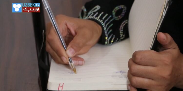 قیزلر اۉقیش‌دن محروم‌لیگی دوامی؛ فاریاب‌لیک قیز:هربار کانکور امتحانی کېلسه مایوس بۉله‌من