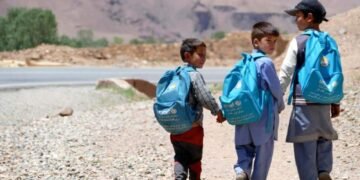 هوا ایسیق‌لیگی سبب مملکت‌نینگ ساووق حدودلریده مکتب‌لر تعطیل بۉله‌دی