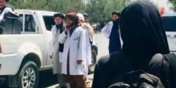 عیاللر حبسگه آلینیشی دوامی؛ کابل غربی‌ده بیر قنچه خاتین-قیزلر طالبان تامانیدن حبسگه آلیندی