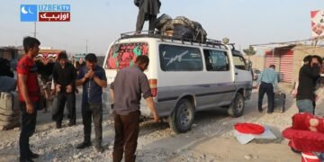 ایران‌دن چیقاریلیب وطنگه قیتگن مهاجرلر یۉلده کۉرگن آغیر احواللریدن شکایت قیله‌دیلر