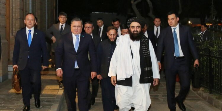 طالبان و قزاقستان تشقی ایشلر وزیرلری اوچره‌شدی