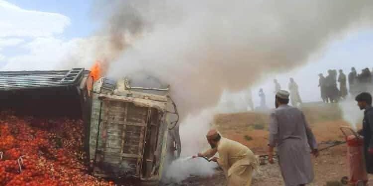 غزنی‌ده یوز بېرگن ترافیکی حادثه نتیجه‌سیده تۉرت کیشی جان بېردی