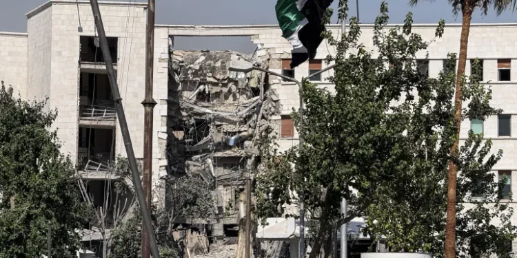 سوریهده یوزلرچه کیشی اسراییل هجوملری و ایچکی تۉقنهشوو نتیجهسیده جان بېردی