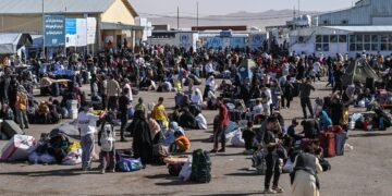 ایران‌ده افغانستان‌لیکلر چیقاریلیشی؛ مهاجرلر اردوگاه‌لرده ناانسانی وضعیت بیلن دوچ