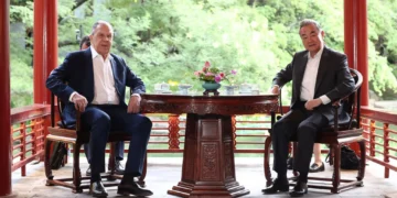 روسیه و چین تشقی ایشلر وزیرلری اوچره‌شدی