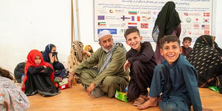 جاری ییل یکونیگه قدر اوچ میلیون مهاجر افغانستانگه قتیریلیشی کوتیلهدی