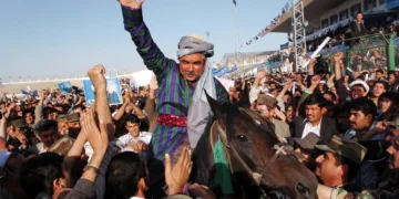 طالبان قماقخانه‌سیده‌گی عیال مارشال دوستم‌گه آچیق مکتوب یازیب طالبان‌گه قرشی کوره‌شیش‌نی سۉره‌دی