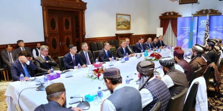 طالبان قزاقستان کابلده دیپلوماتیک حضورینی ایلچی‎‌ سطحی‌گه کوتاریشینی ادعا قیلدی