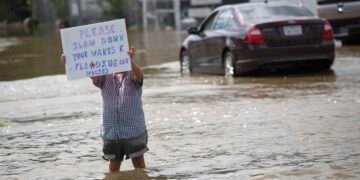 امریکاده سوو تاشقینلری اۉنلرچه کیشی اۉلیمی‌گه سبب بۉلدی