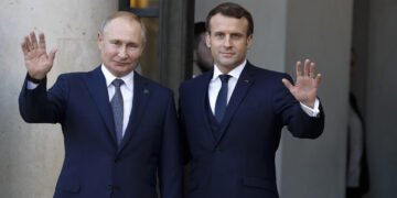 پوتین و مکرون اوچ ییلدن کېین تلیفونی ملاقات قیلیب اوکراین اوروشی حقیده فکر المشتیردی