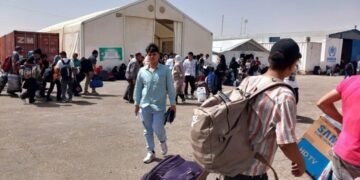 بیرلشکن ملتلر تشکیلاتی سونگی ایکی هفته ایچیده ۳۷۰ مینگ مهاجر ایران‌دن قیتریلگنینی معلوم قیلدی