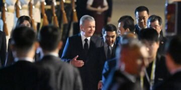 چین‌نینگ تیانچین شهریده بوگون‌ شانگهای تشکیلاتی‌نینگ ییریک ییغین باشلنه‌دی