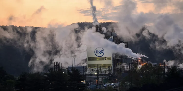 امریکاده پارتلش؛ ایکی کیشی جان بېریب و اۉن کیشی هلاک بۉلگنی خبر قیلیندی