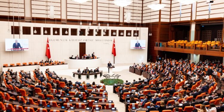 غزه اوروشی دوامی؛ تورکیه اسراییلگه قرشی اقتصادی تحریملرنی قۉلگه آلهدی