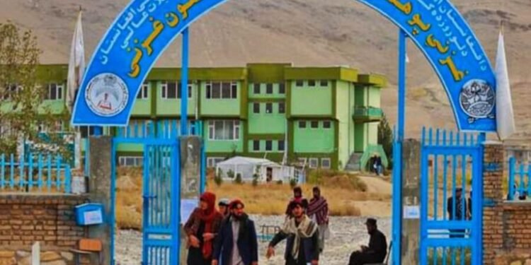 غزنی بیلیمیورتیده دیپلوم آلیش اوچون سقال و سله شرط قیلیندی