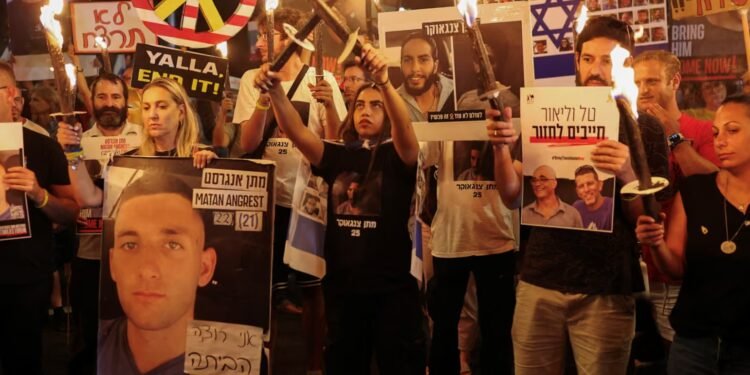 یوزلرچه کیشی اسراییل باش وزیری ادارهسی برابریده ناراضلیک نمایش اۉتکزدی