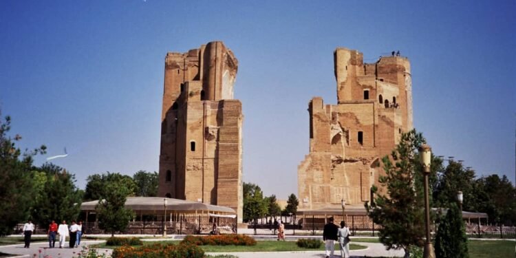 آق سرای، امیر تېمور آنهسیگه بغیشلنگن معمارچیلیک نابغهسینینگ ادی رمزی