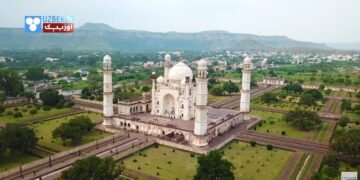 کمبغل تاج محلی؛ بی‌بی مقبره‌سی