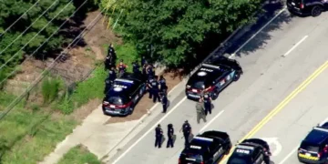 امریکاده ناتینچ‌لیکلر؛ قورالی هجومچی و بیر پولیس اۉققه توتیلیب جان بېردی