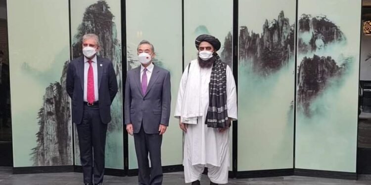 پاکستان یېتکیرمهلری خبری؛ کابلده اېرته اوچ تامانلمه بیر ییغین اۉتکزیلهدی