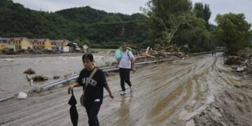 چین‌ده اۉلیملی سوو تاشقینی؛۱۰ کیشی اۉلیب و ۳۳ کیشی یۉقالگنی خبر قیلیندی