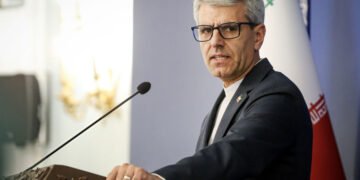 افغانستان‌دن بۉلگن خواطرلر؛ افغانستان مساله‌سی پاکستان و ایران رسمی‌لری اوچره‌شوویده بحث اېتیلگن