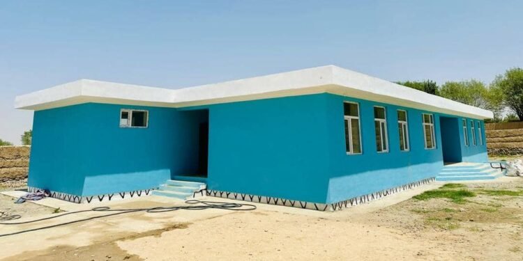 فاریاب‌ده موسسه‌لردن بیری تامانیدن قوریلگن مکتب بناسی فایده‌لنیشگه تاپشیریلدی