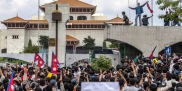 نپال‌ده ناراض اهالی باش وزیرنی هم استعفاگه چیقیش‌گه مجبور قیلدی