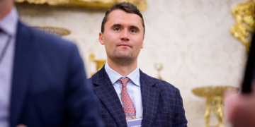 دونالد ترامپ‎‌گه یقین سیمالردن چارلی کرک اۉققه توتیلیب اۉلدیریلدی